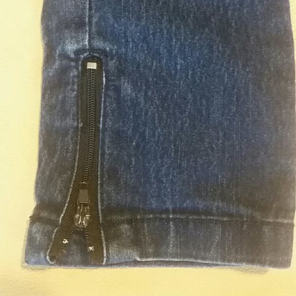 Jeans - Picture 2 of 3